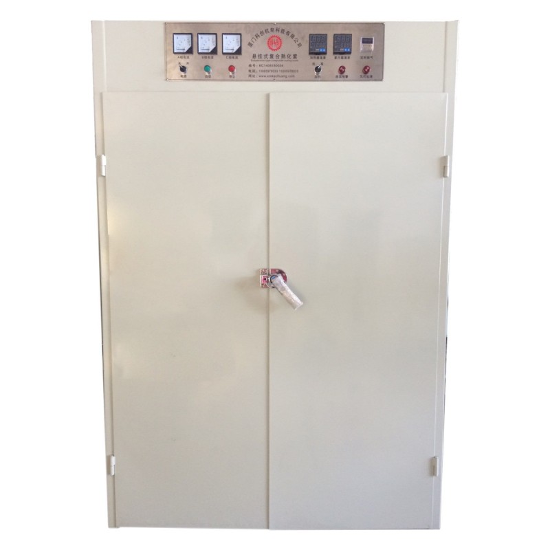 Aushärtekammer mit lackierter Tür